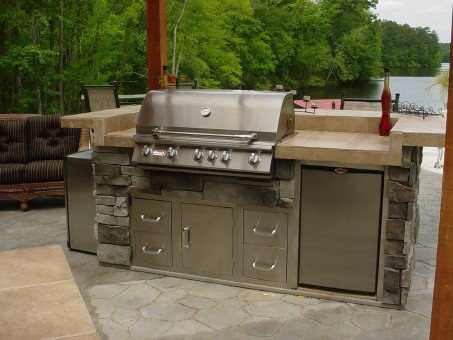 Landscape island with the kitchen installed